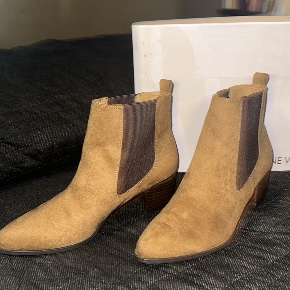 Dark Beige 9M Nine West Tayecognac Style Ankle boot!